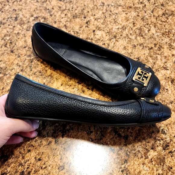 *LIKE NEW* TORY BURCH "Clines" Tumbled Leather Ballet Flats - Black - Size 7 - Picture 4 of 11